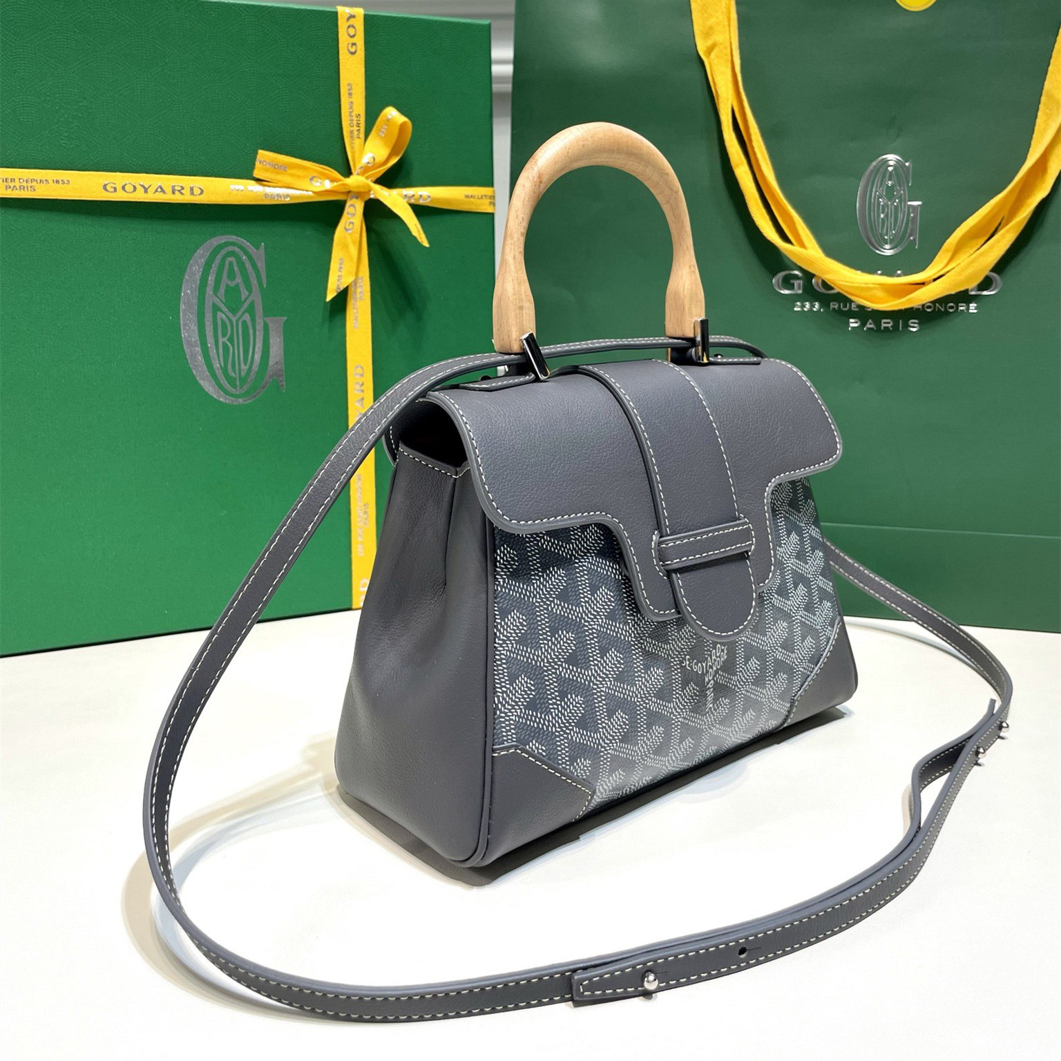 高仿Goyard*SAIGONB櫸木手柄單肩包灰色免檢版