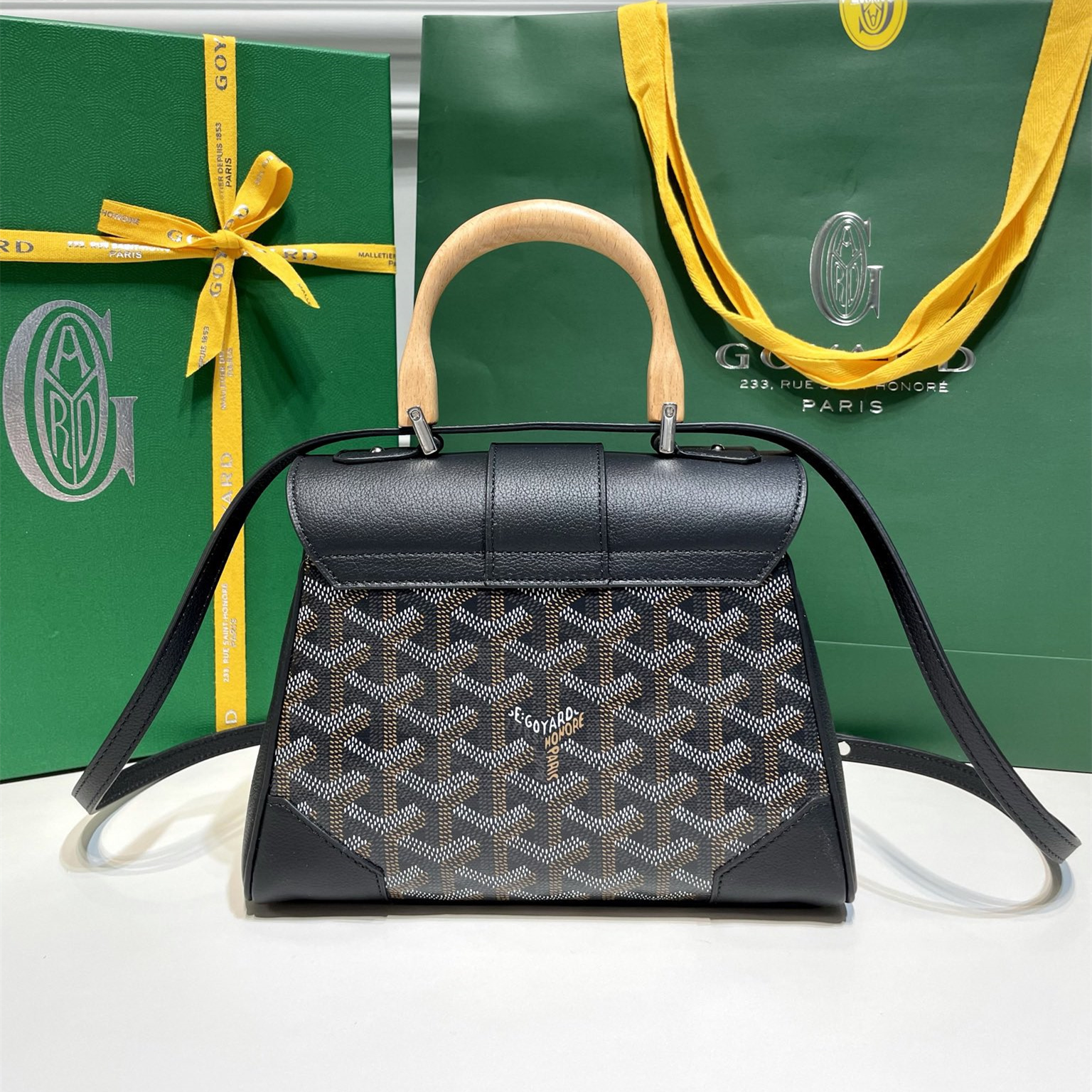 高仿Goyard*SAIGONM櫸木手柄單肩包黑色免檢版