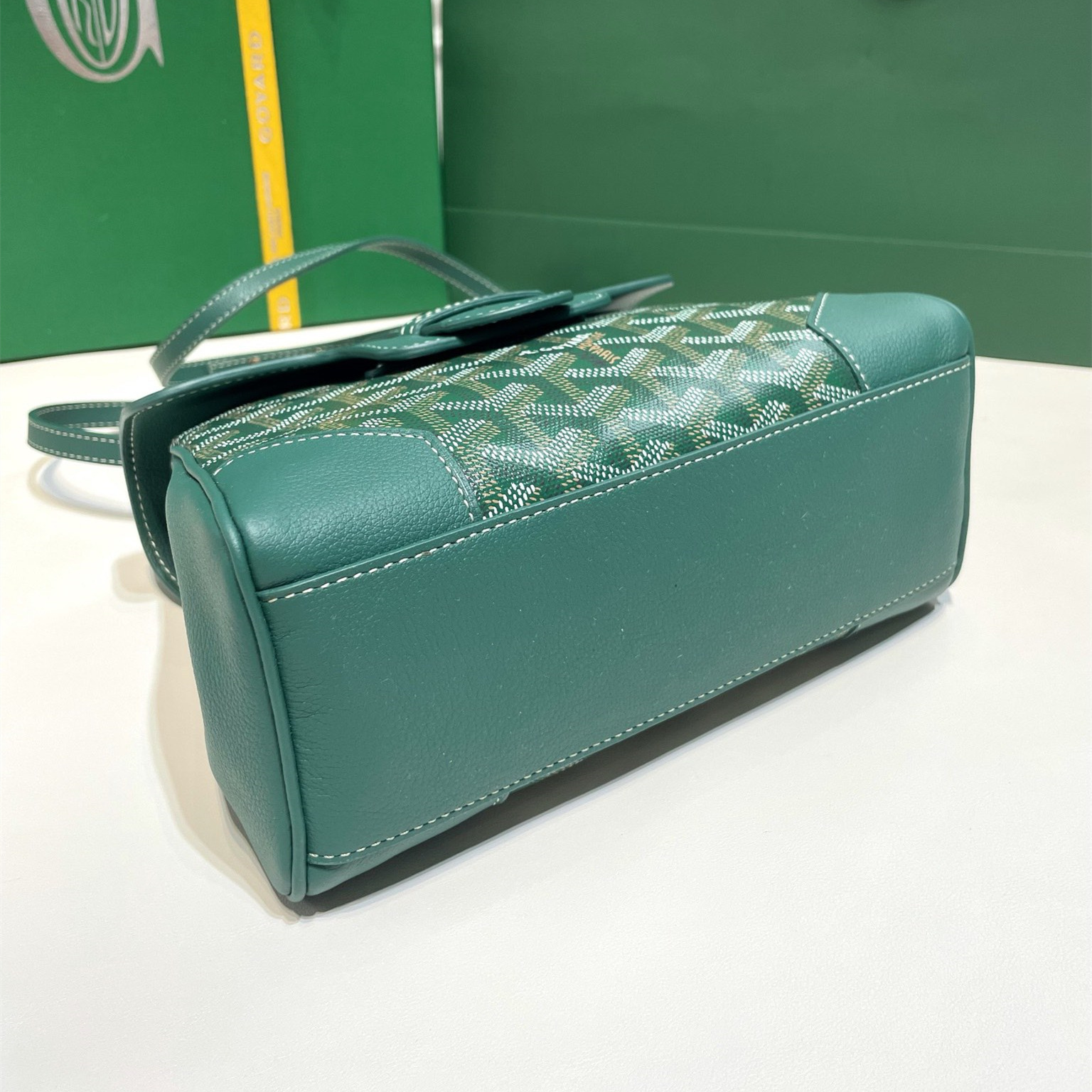 高仿Goyard*SAIGONR櫸木手柄單肩包綠色免檢版
