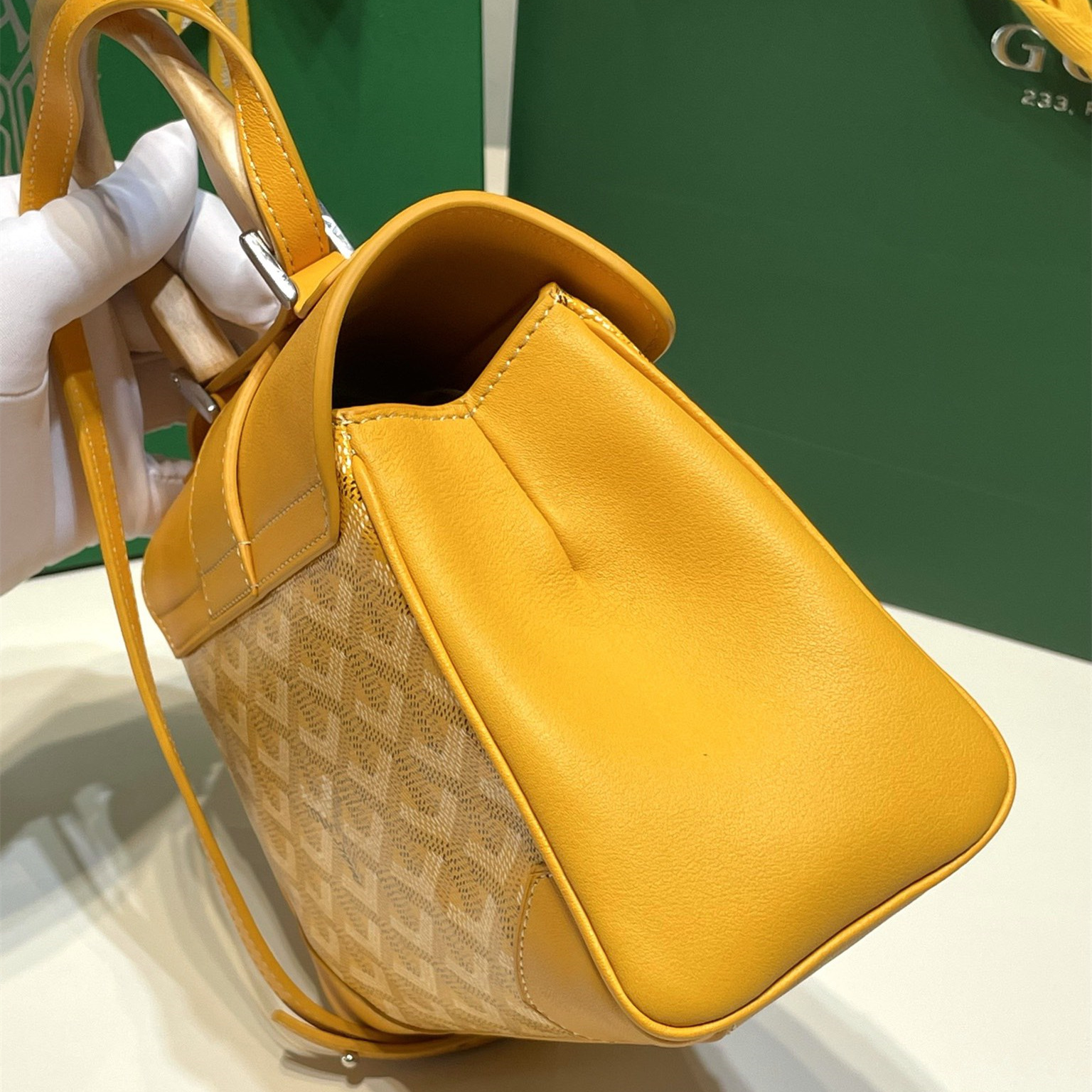 高仿Goyard*SAIGONW櫸木手柄單肩包黃色免檢版
