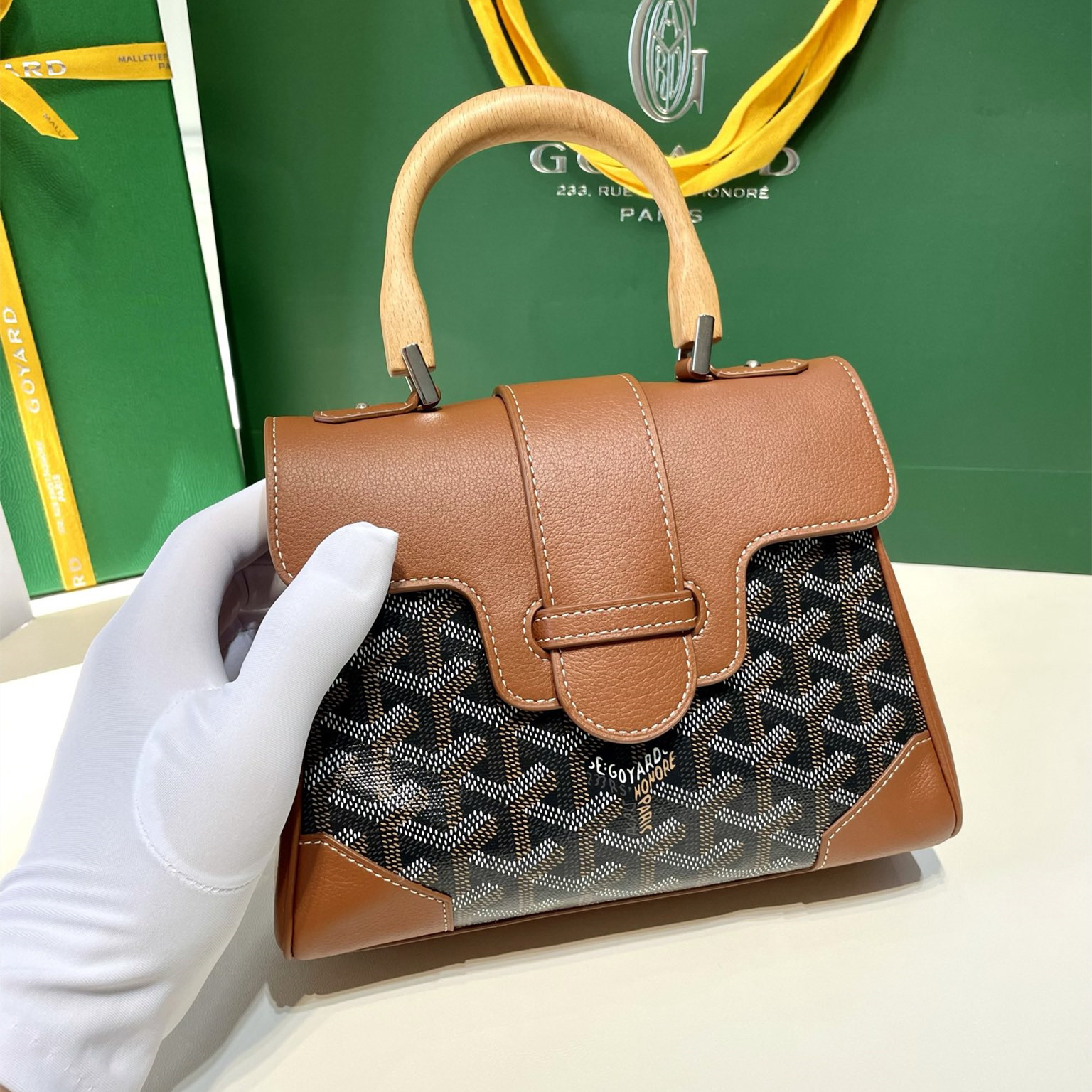 高仿Goyard*SAIGONQ櫸木手柄單肩包棕色免檢版