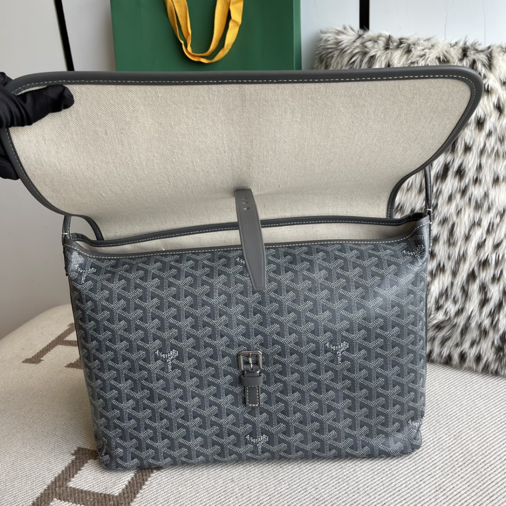 高仿Goyard*Capetien系列CAPETID郵差包灰色中號免檢版