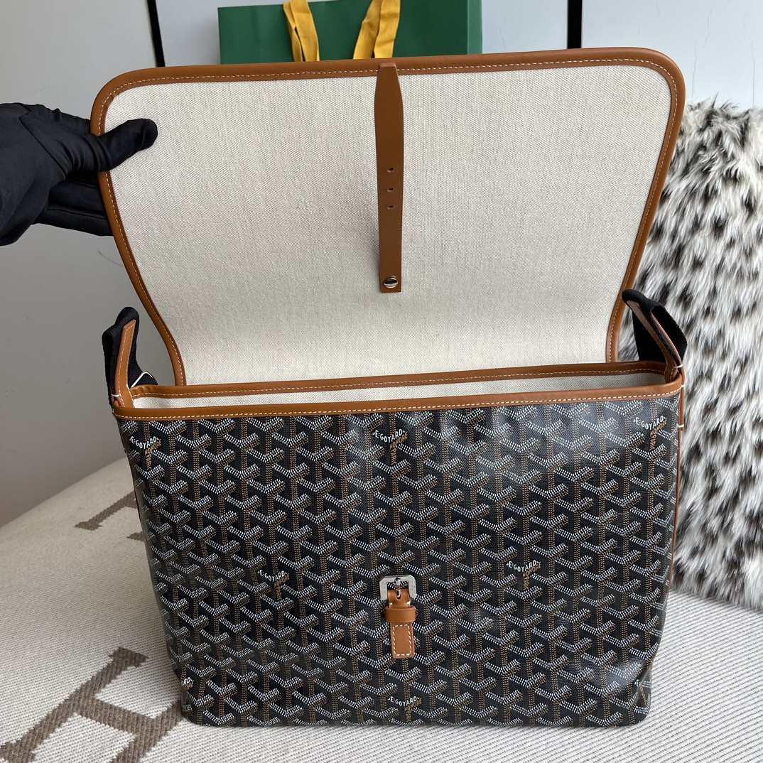 高仿Goyard*Capetien系列CAPETIE郵差包棕色中號免檢版