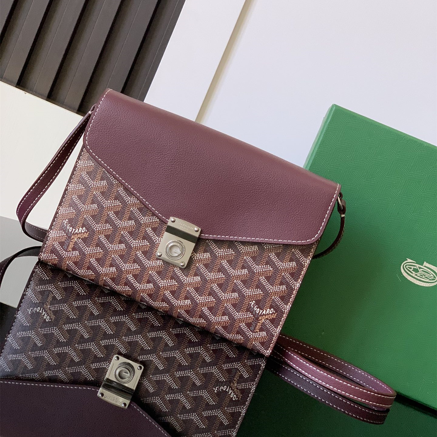 高仿Goyard*CHYPRE2帆布皮革信封袋男女同款朱紅免檢版