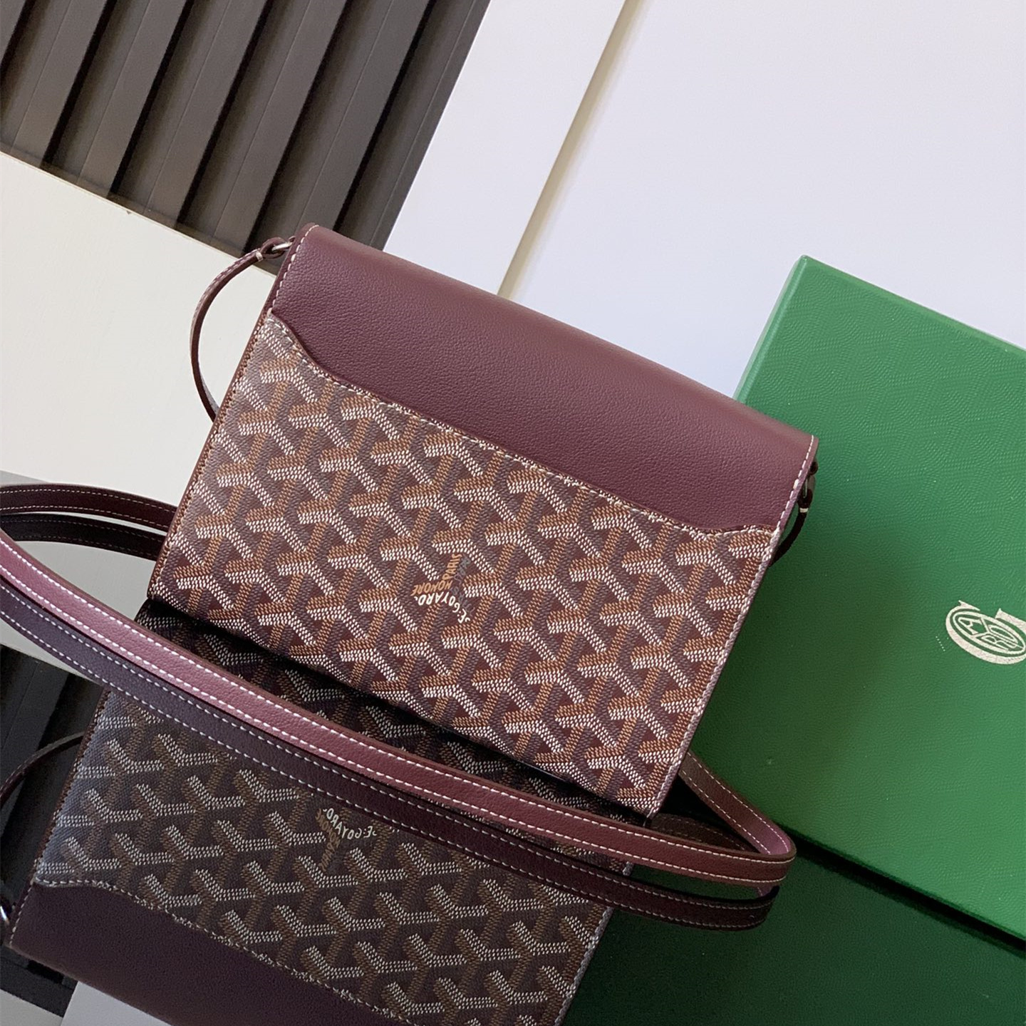 高仿Goyard*CHYPRE2帆布皮革信封袋男女同款朱紅免檢版