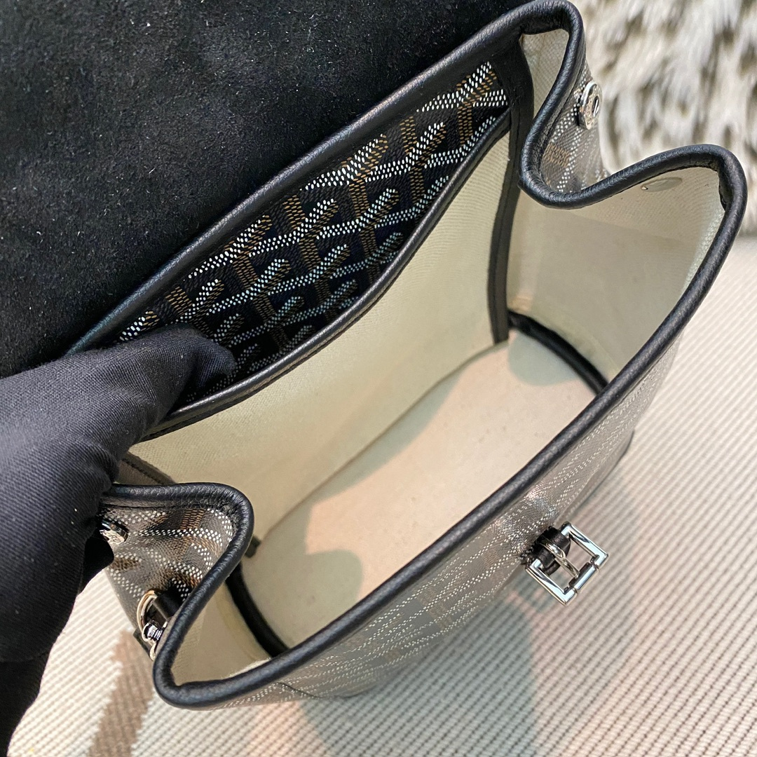 高仿Goyard*ALPIN4經典老花滿印雙肩包黑色免檢版