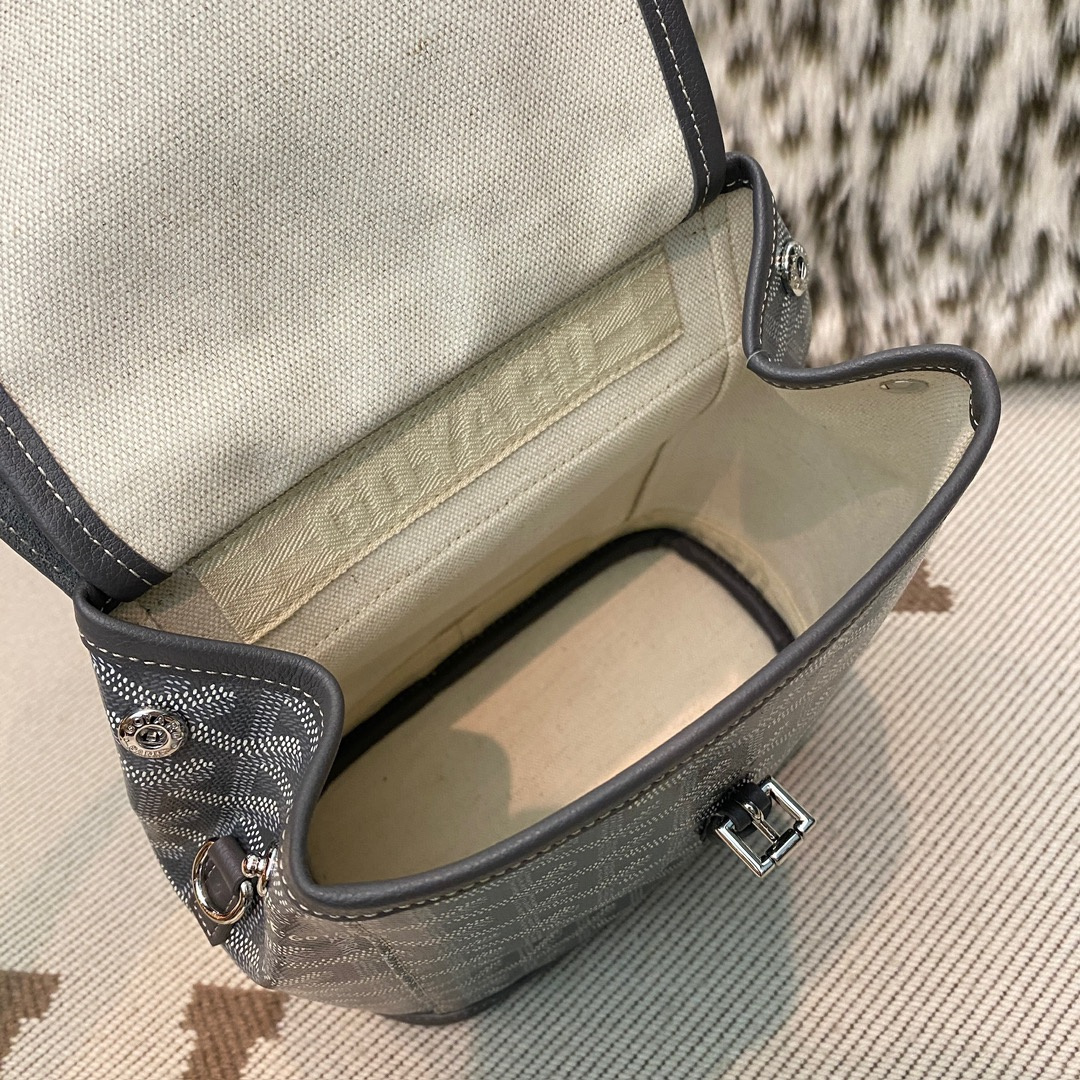 高仿Goyard*ALPIN5經典老花滿印雙肩包灰色免檢版
