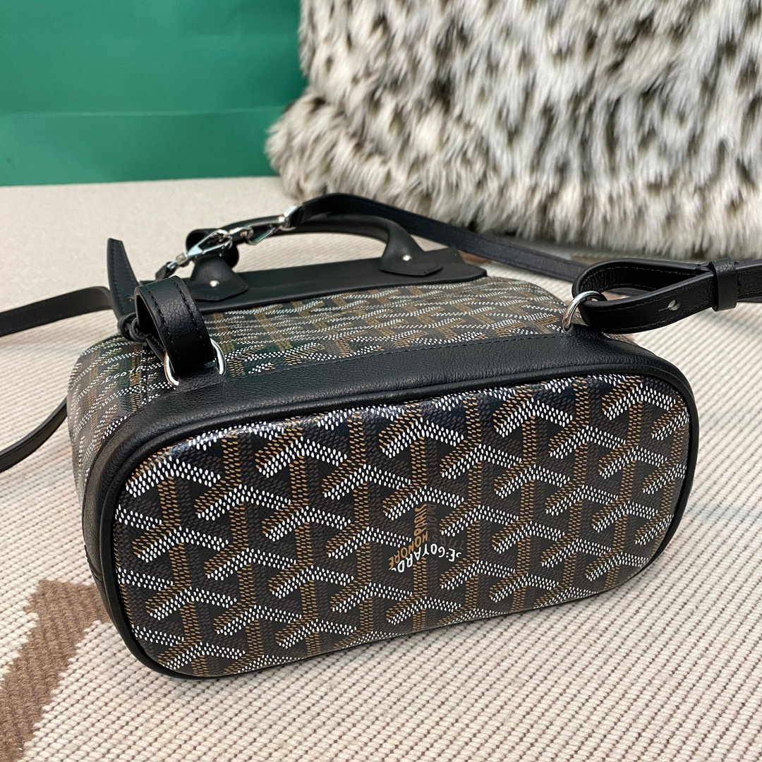 高仿Goyard*ALPIN4經典老花滿印雙肩包黑色免檢版
