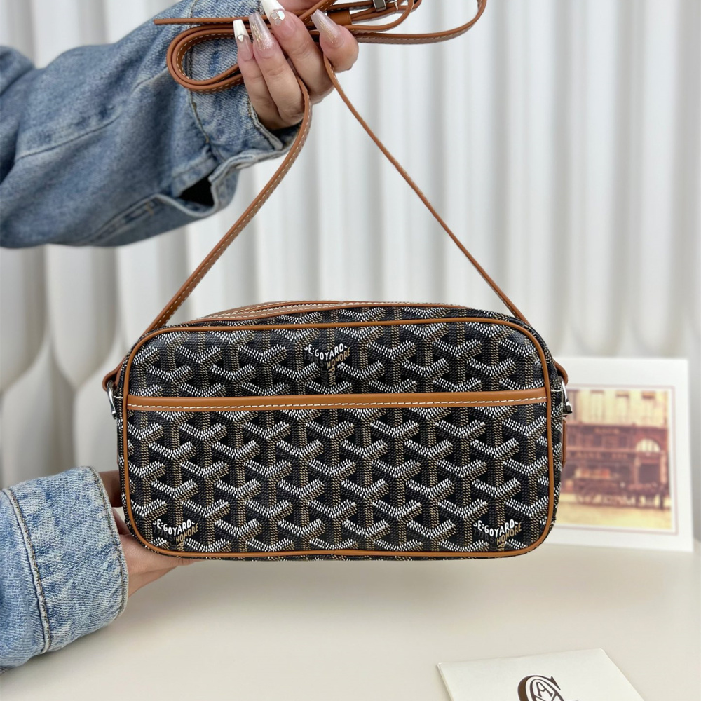 高仿Goyard*CAPVEP4相機郵差包棕色小號免檢版