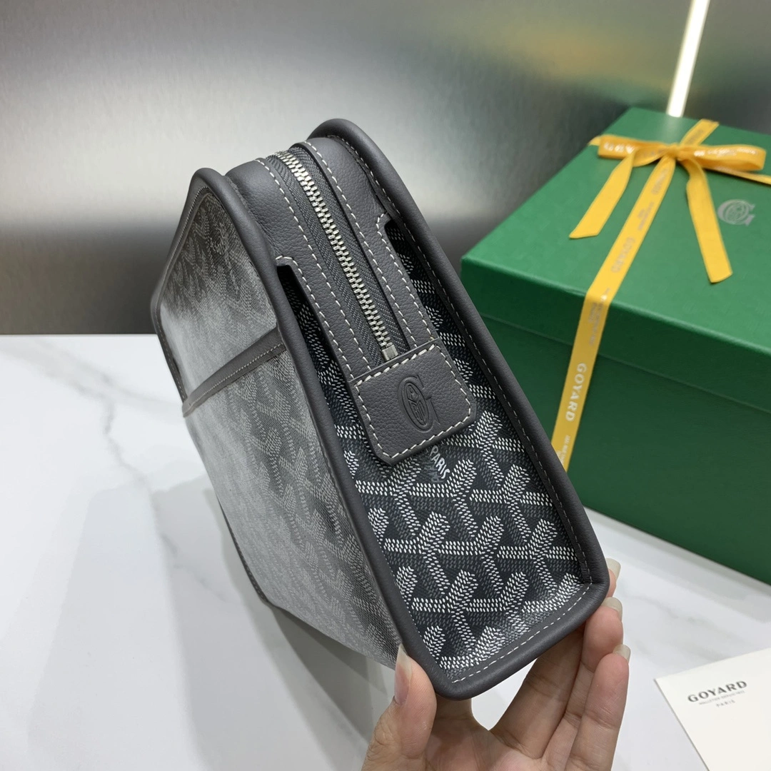 Goyard JOUVEN4 洗漱手拿包 側面與手柄細節