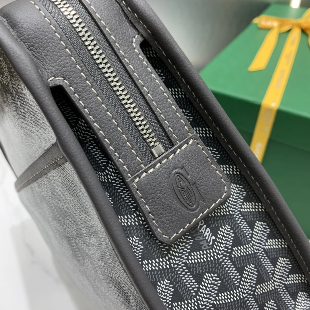 Goyard JOUVEN4 洗漱手拿包 開口與內部結構