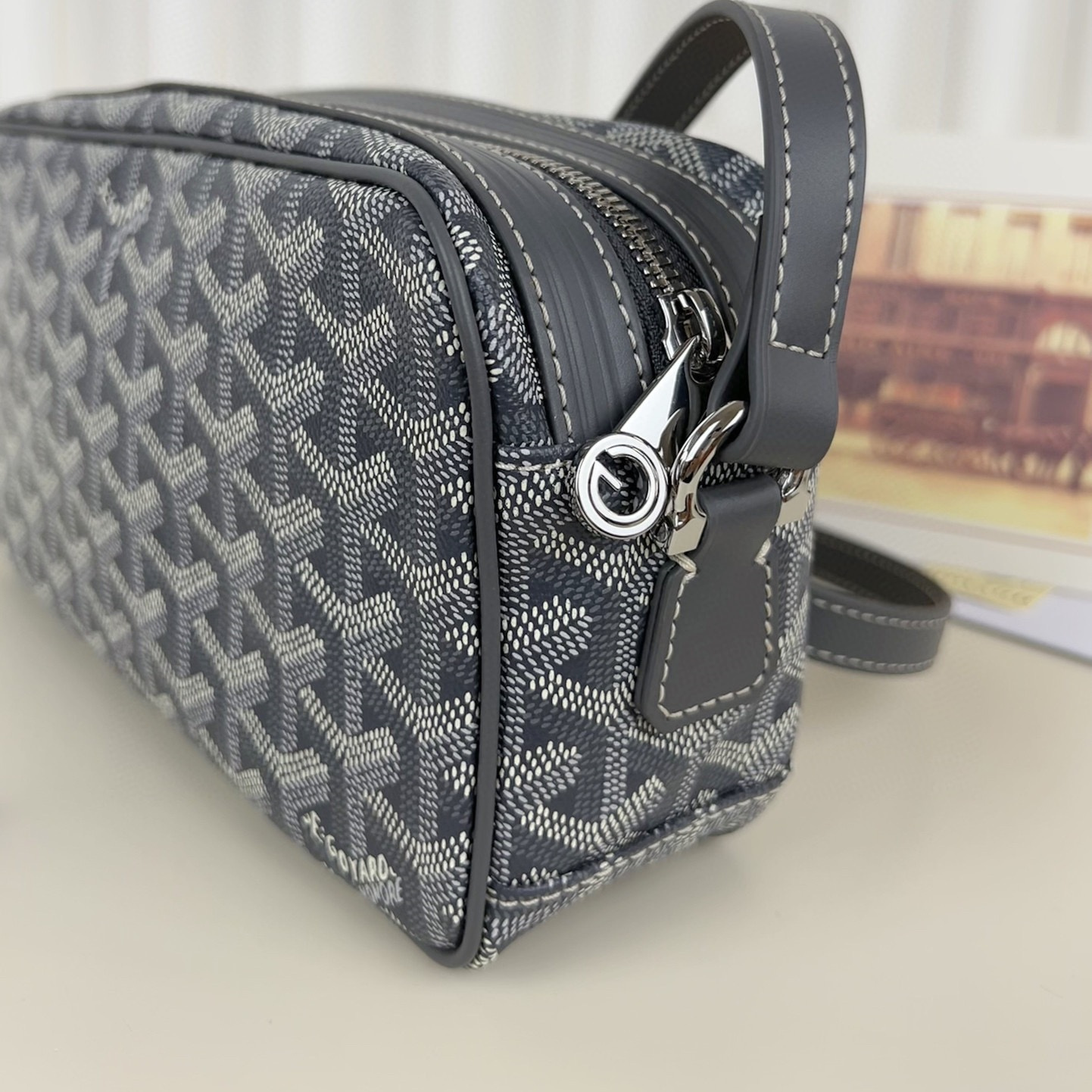 高仿Goyard*CAPVEP2相機郵差包灰色小號免檢版