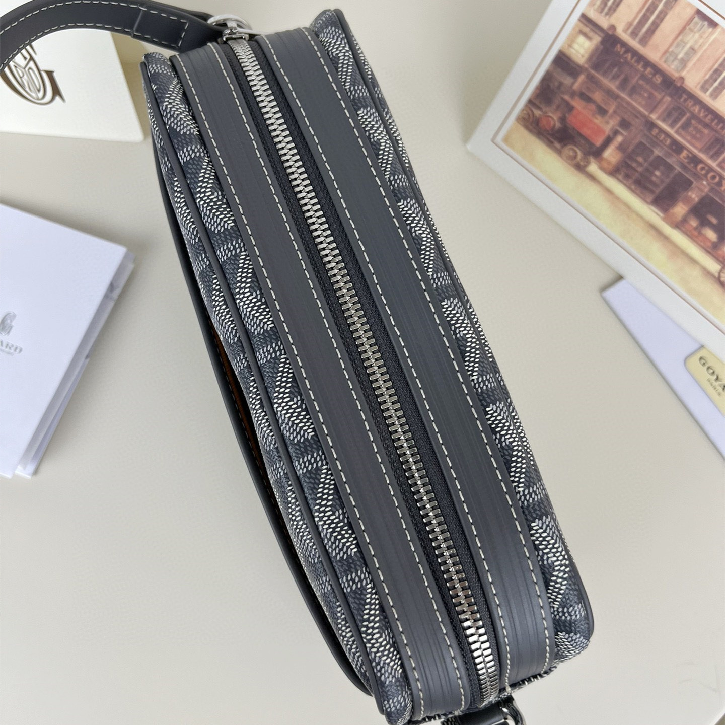 高仿Goyard*CAPVEP2相機郵差包灰色小號免檢版