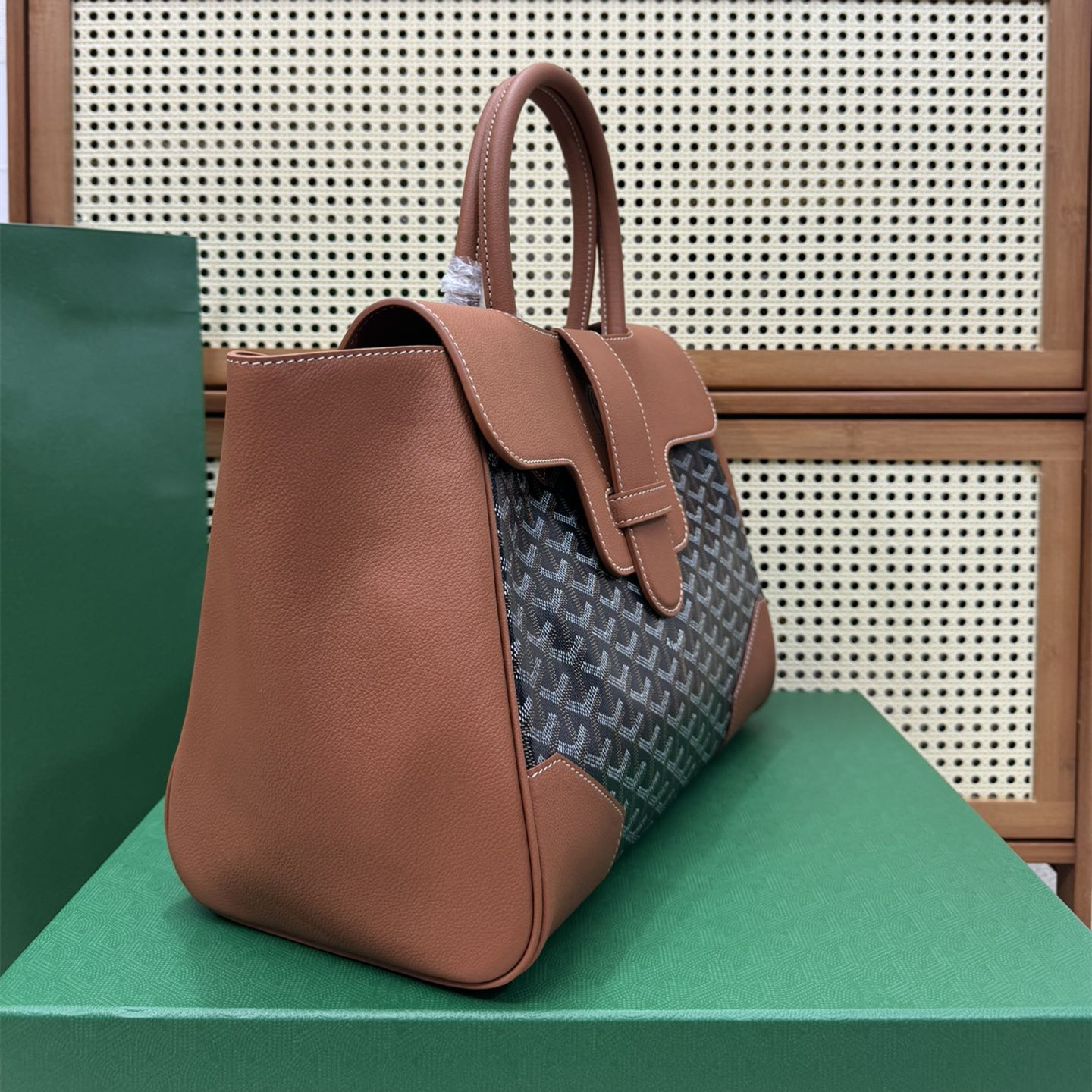 高仿Goyard*SAIGOC1手提托特包雙拼棕色大號免檢版