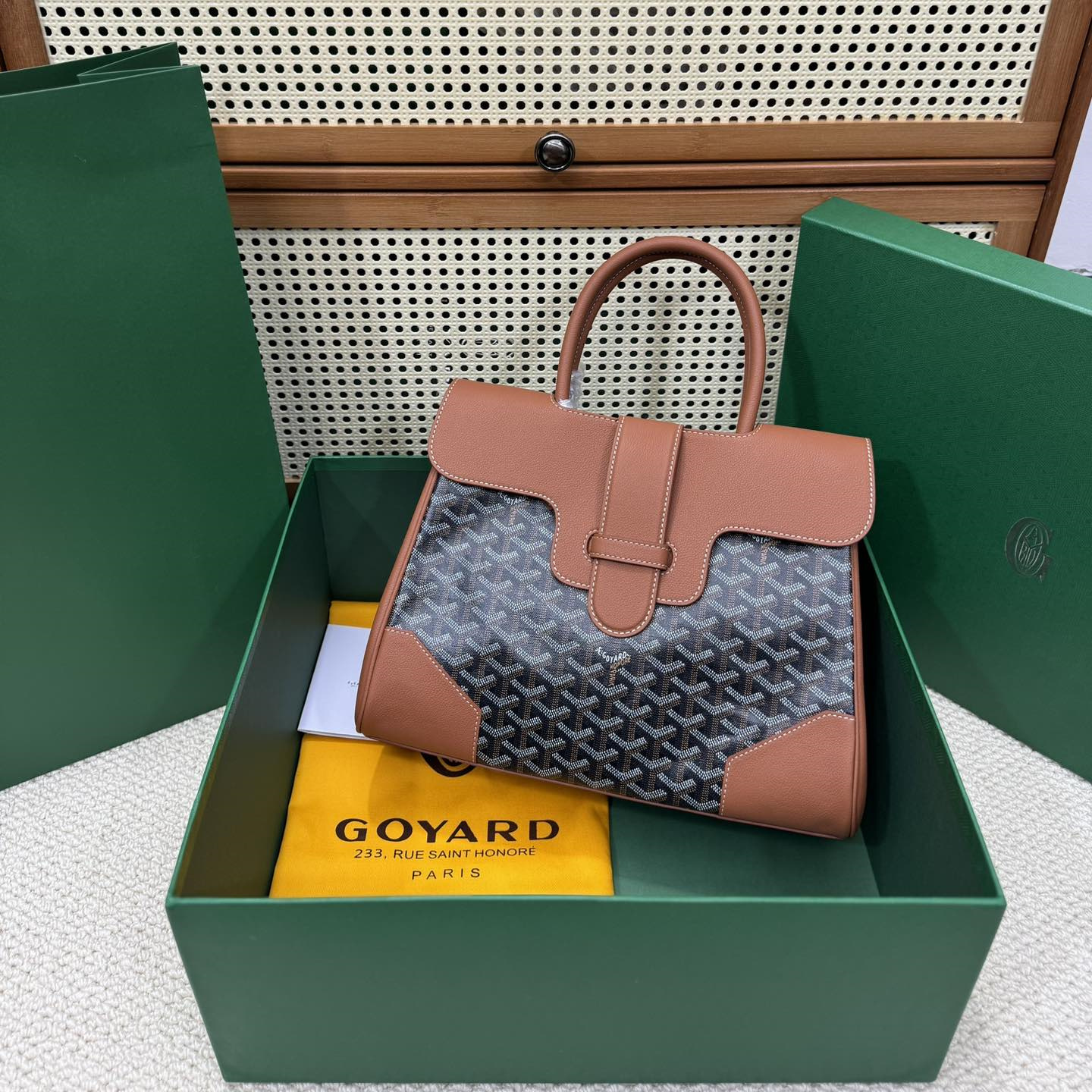 高仿Goyard*SAIGOC1手提托特包雙拼棕色大號免檢版