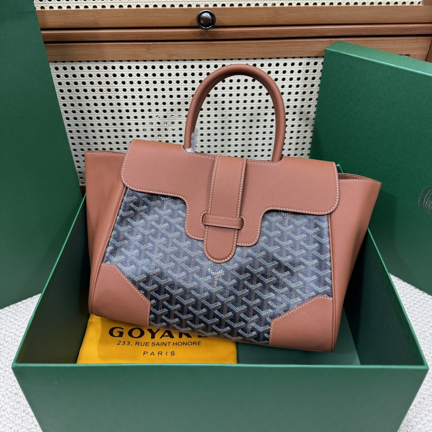 高仿Goyard*SAIGOC1手提托特包雙拼棕色大號免檢版