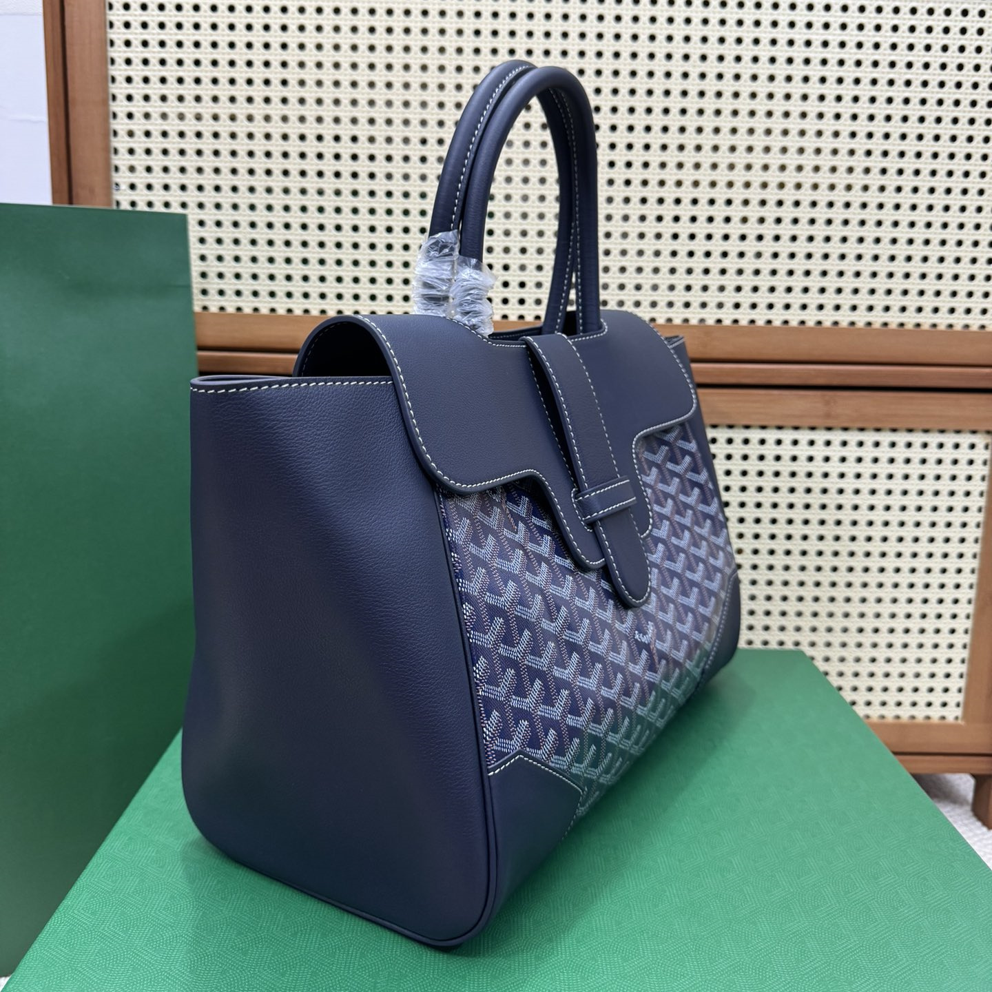 高仿Goyard*SAIGOC8手提托特包雙拼深藍大號免檢版