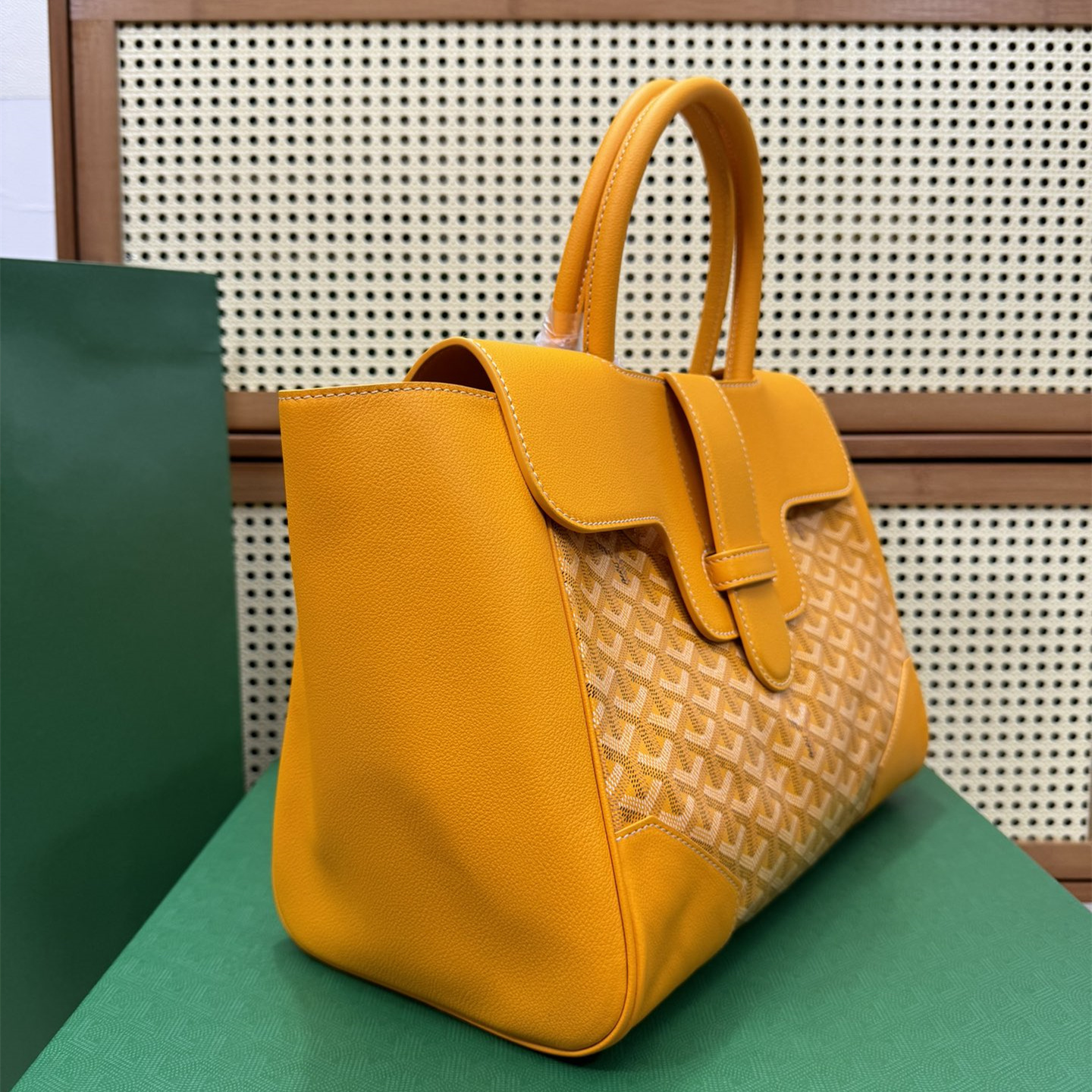 高仿Goyard*SAIGOC5手提托特包雙拼黃色大號免檢版
