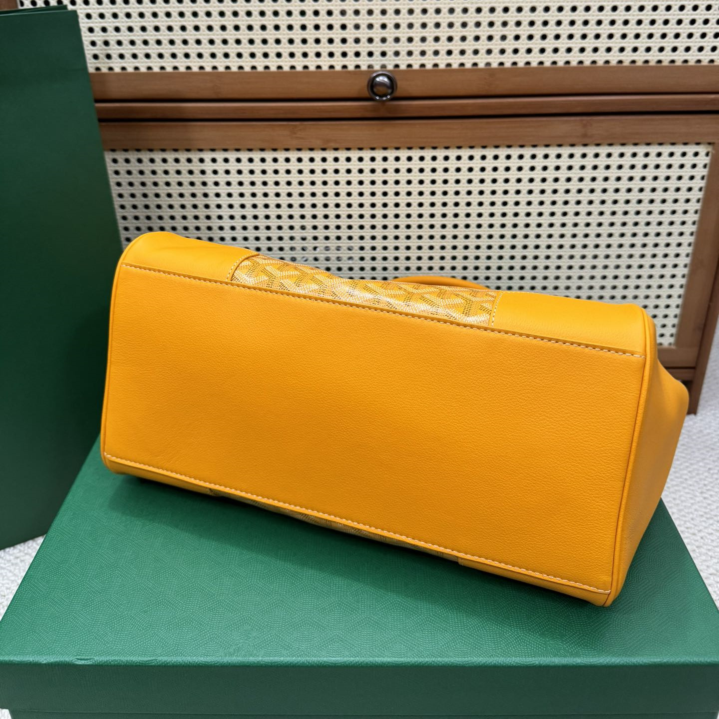 高仿Goyard*SAIGOC5手提托特包雙拼黃色大號免檢版