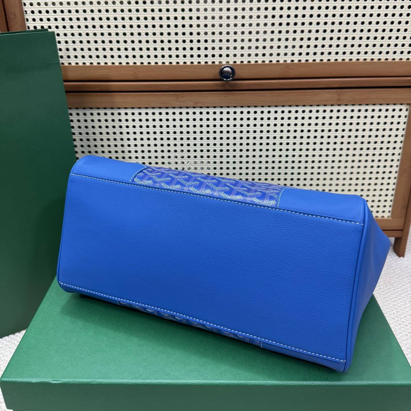 高仿Goyard*SAIGOC9手提托特包雙拼藍色大號免檢版