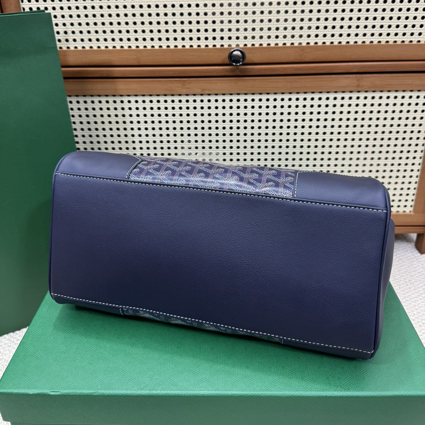 高仿Goyard*SAIGOC8手提托特包雙拼深藍大號免檢版