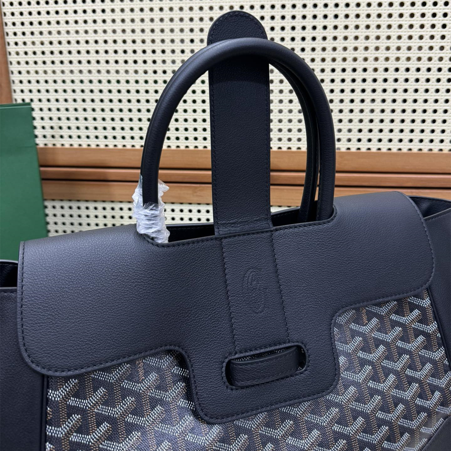 高仿Goyard*SAIGOC10手提托特包雙拼黑色大號免檢版