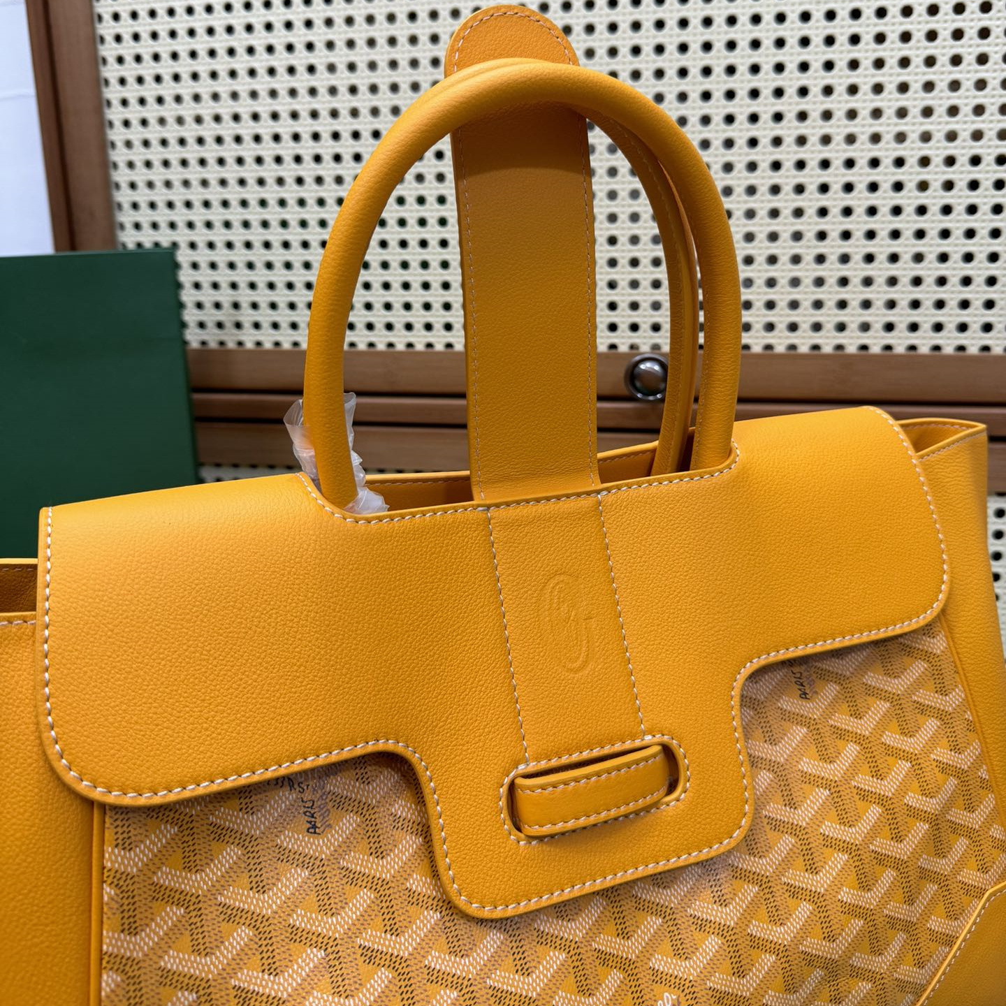 高仿Goyard*SAIGOC5手提托特包雙拼黃色大號免檢版