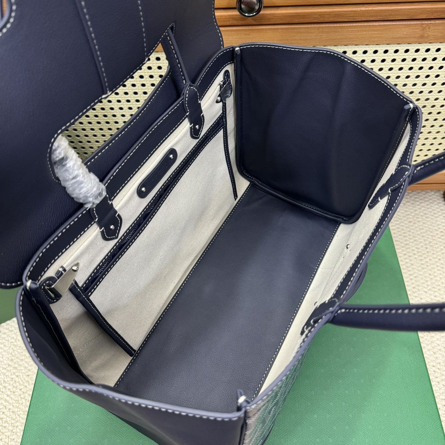 高仿Goyard*SAIGOC8手提托特包雙拼深藍大號免檢版
