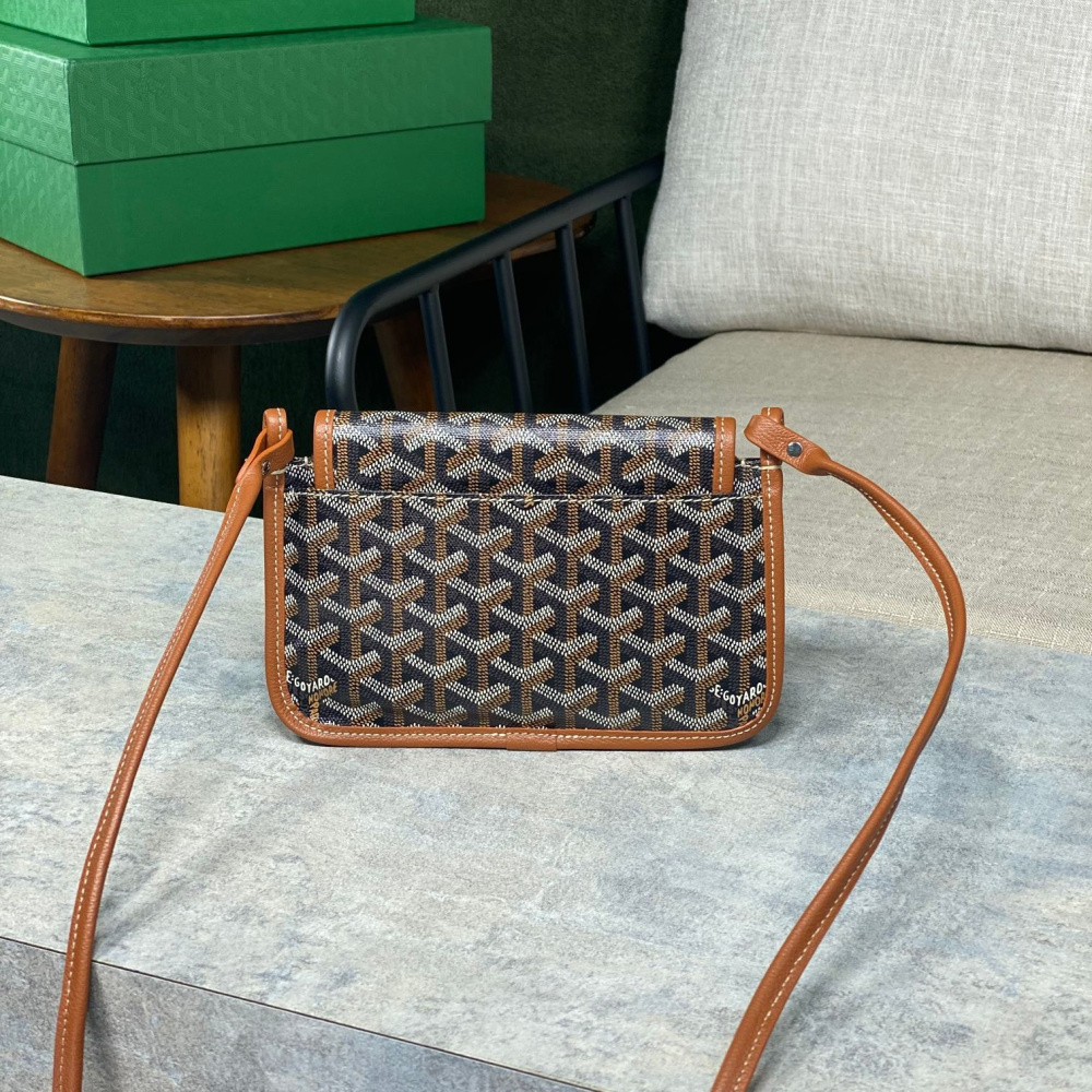 高仿Goyard*PLUMET3小巧信封袋棕色免檢版
