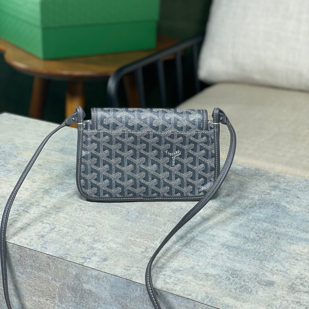 高仿Goyard*PLUMET4小巧信封袋灰色免檢版