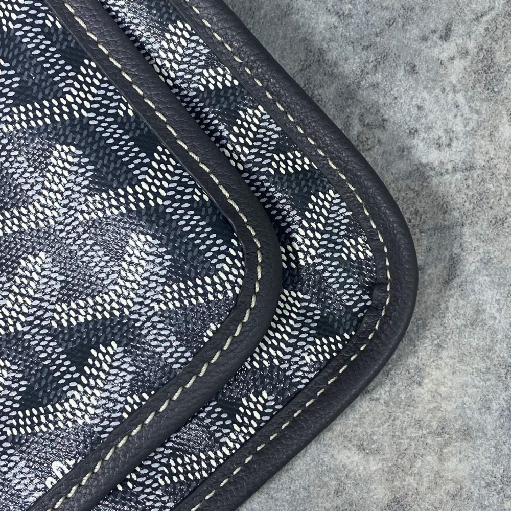 高仿Goyard*PLUMET4小巧信封袋灰色免檢版