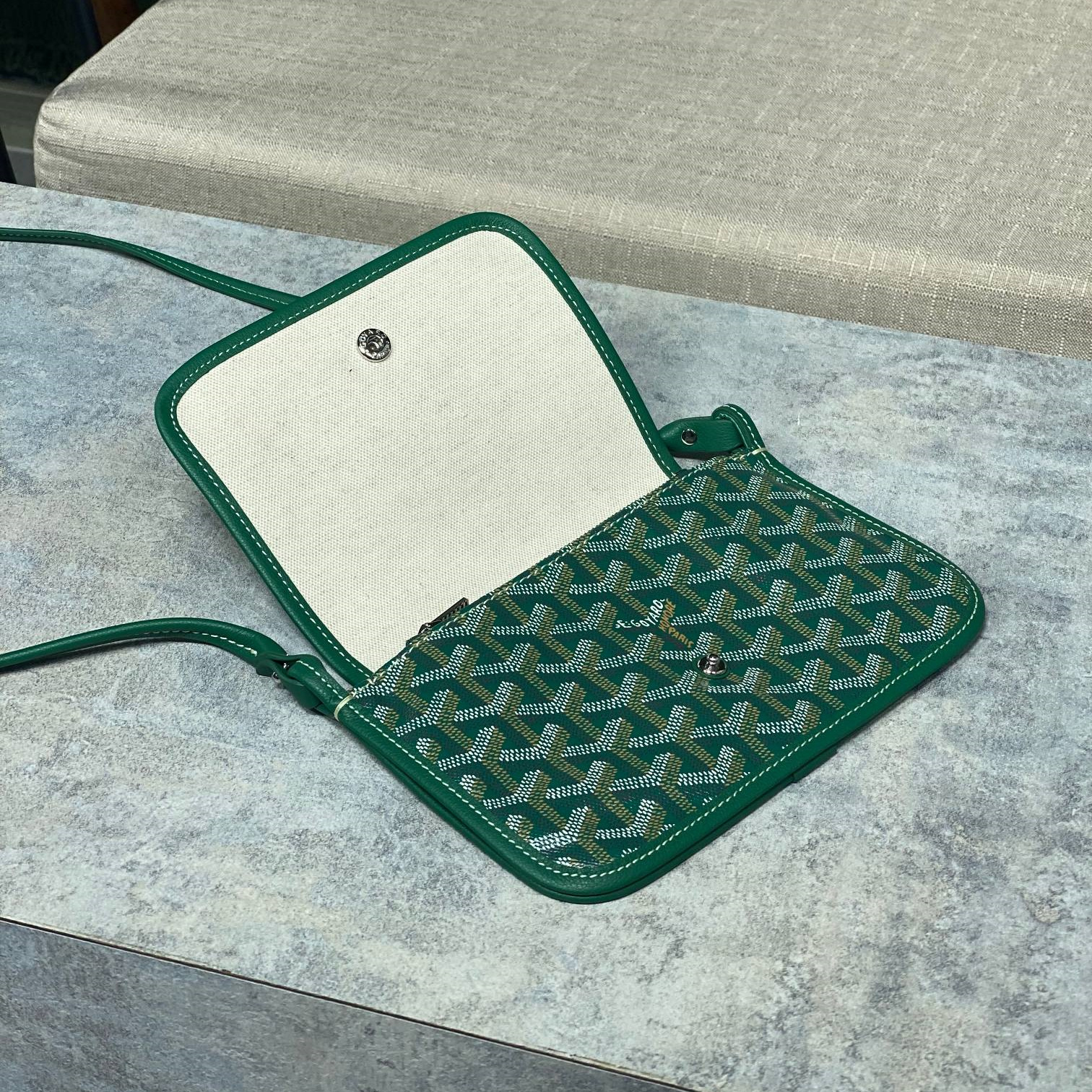 高仿Goyard*PLUMET1小巧信封袋綠色免檢版