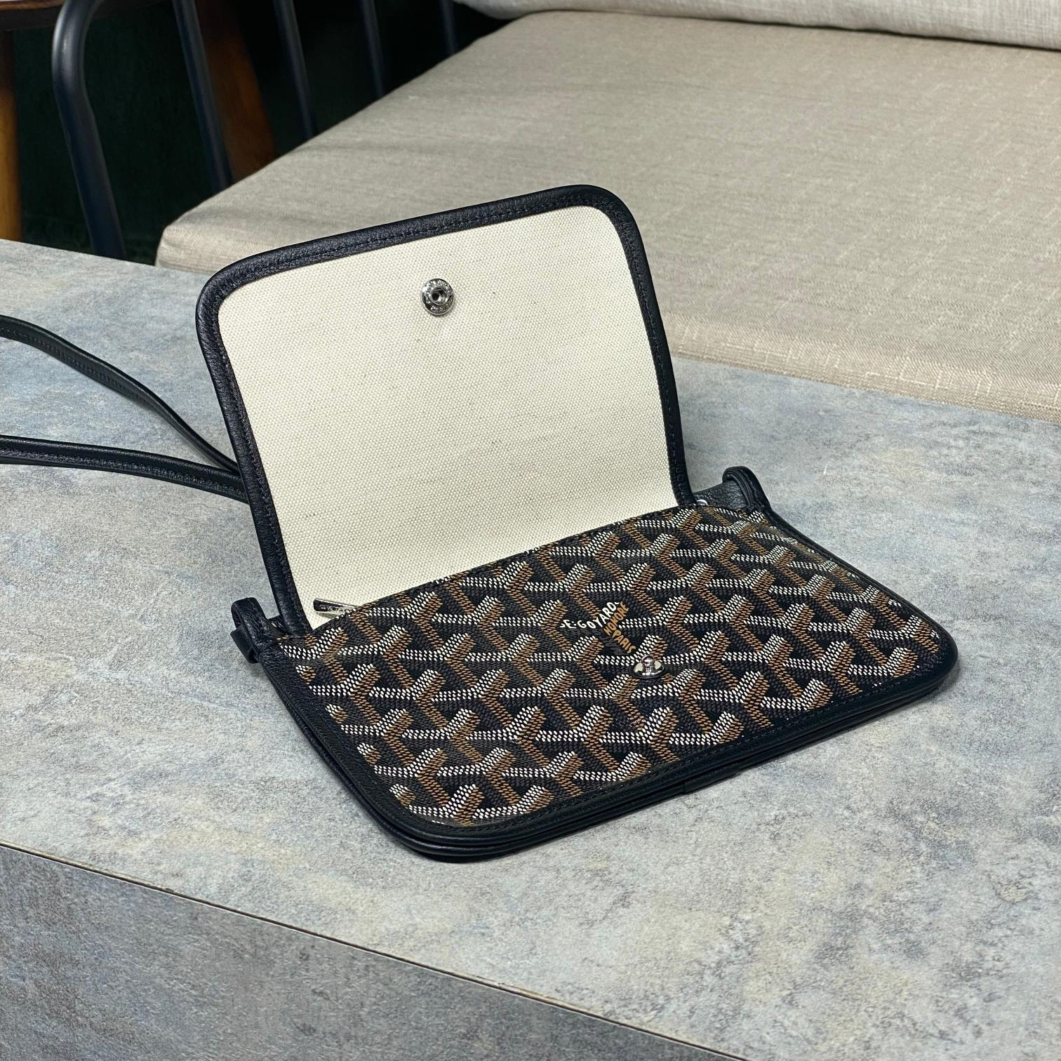 高仿Goyard*PLUMET2小巧信封袋黑色免檢版