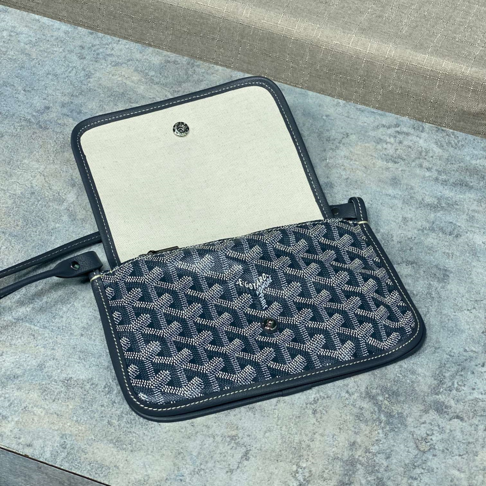 高仿Goyard*PLUMET4小巧信封袋灰色免檢版