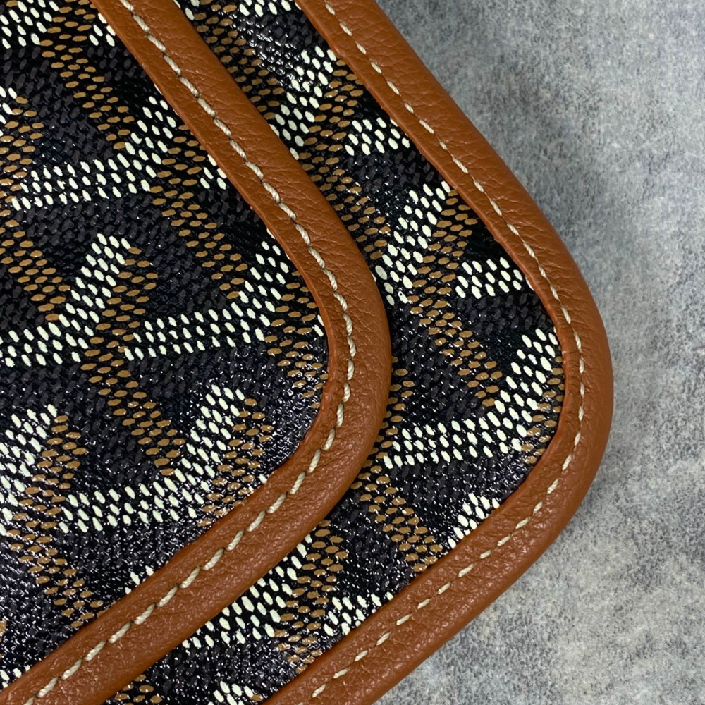 高仿Goyard*PLUMET3小巧信封袋棕色免檢版