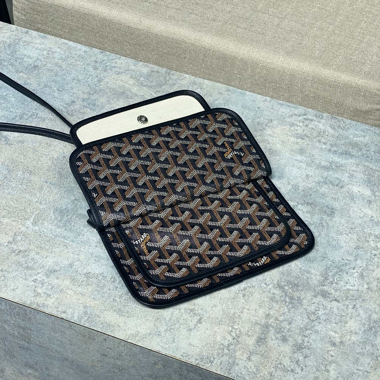 高仿Goyard*PLUMET2小巧信封袋黑色免檢版