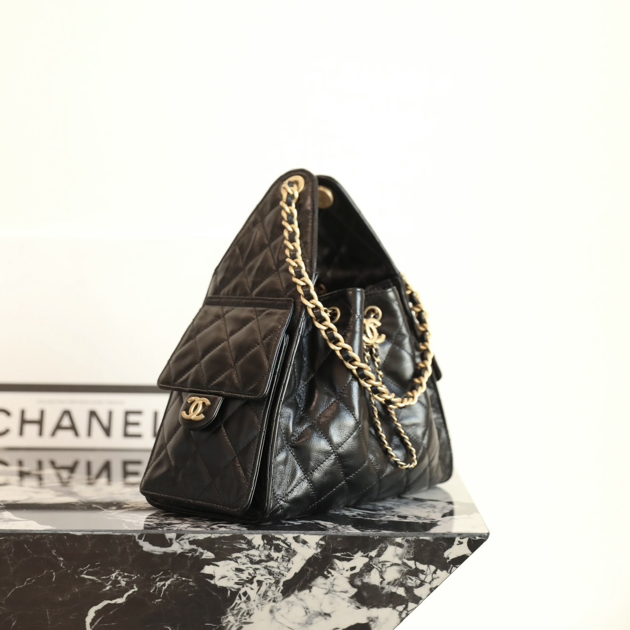 高仿Chanel*25P系列AS5293亮面牛皮單肩購物袋小號黑色免檢版