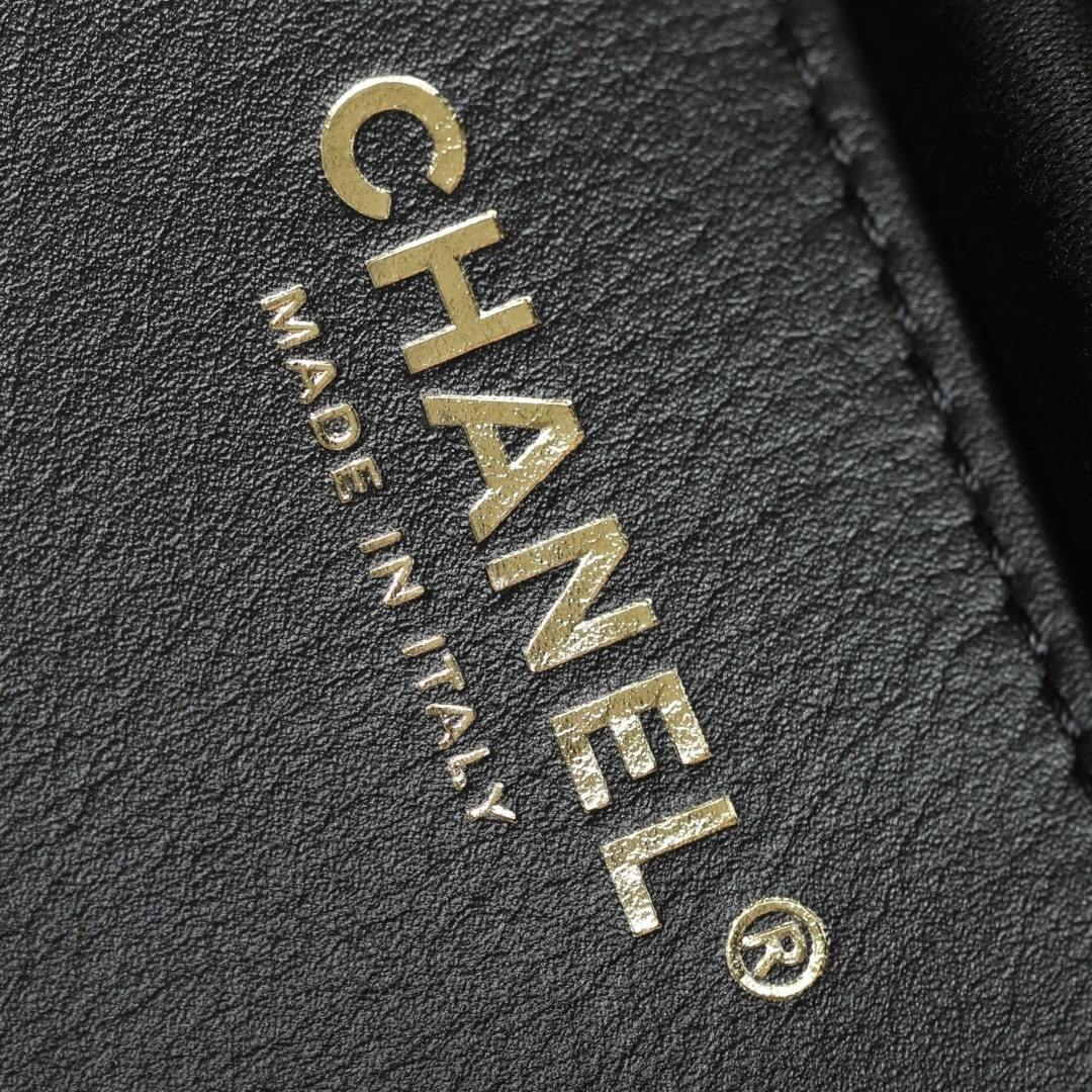 高仿Chanel*25S系列AS5293金屬牛皮流浪包銀色小號免檢版