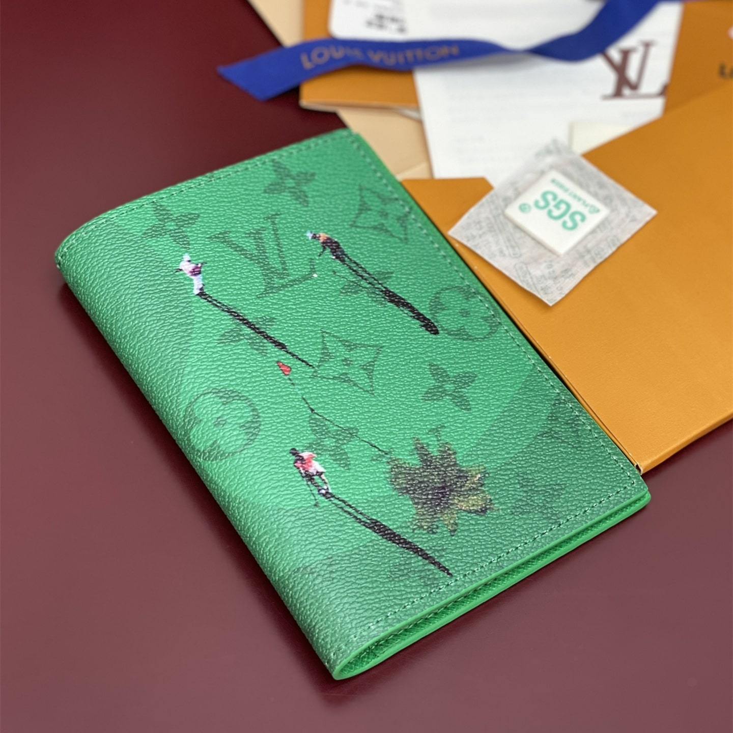 高仿LV父親節系列M14875高爾夫圖案綠色護照夾免檢版