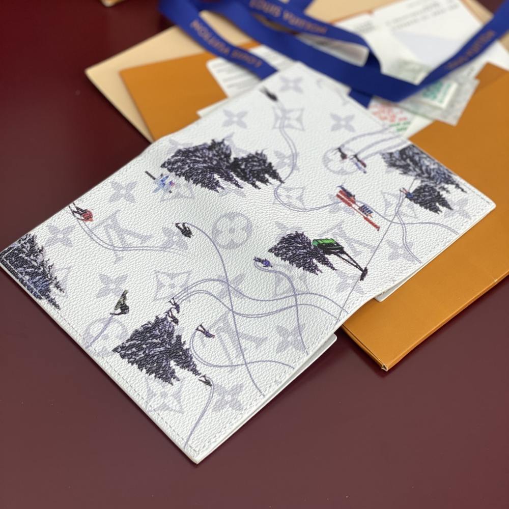 高仿LV父親節系列M14882滑雪圖案白色護照夾免檢版