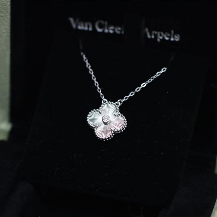 高仿首飾VanCleef&Arpels*RP6L800四葉草鐳射頸鏈