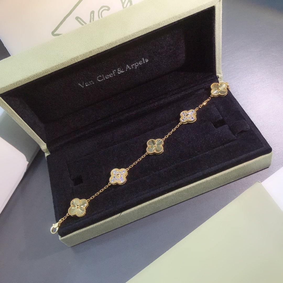 高仿首飾VanCleef&Arpels*RP4KN00五花四葉草金色手鏈