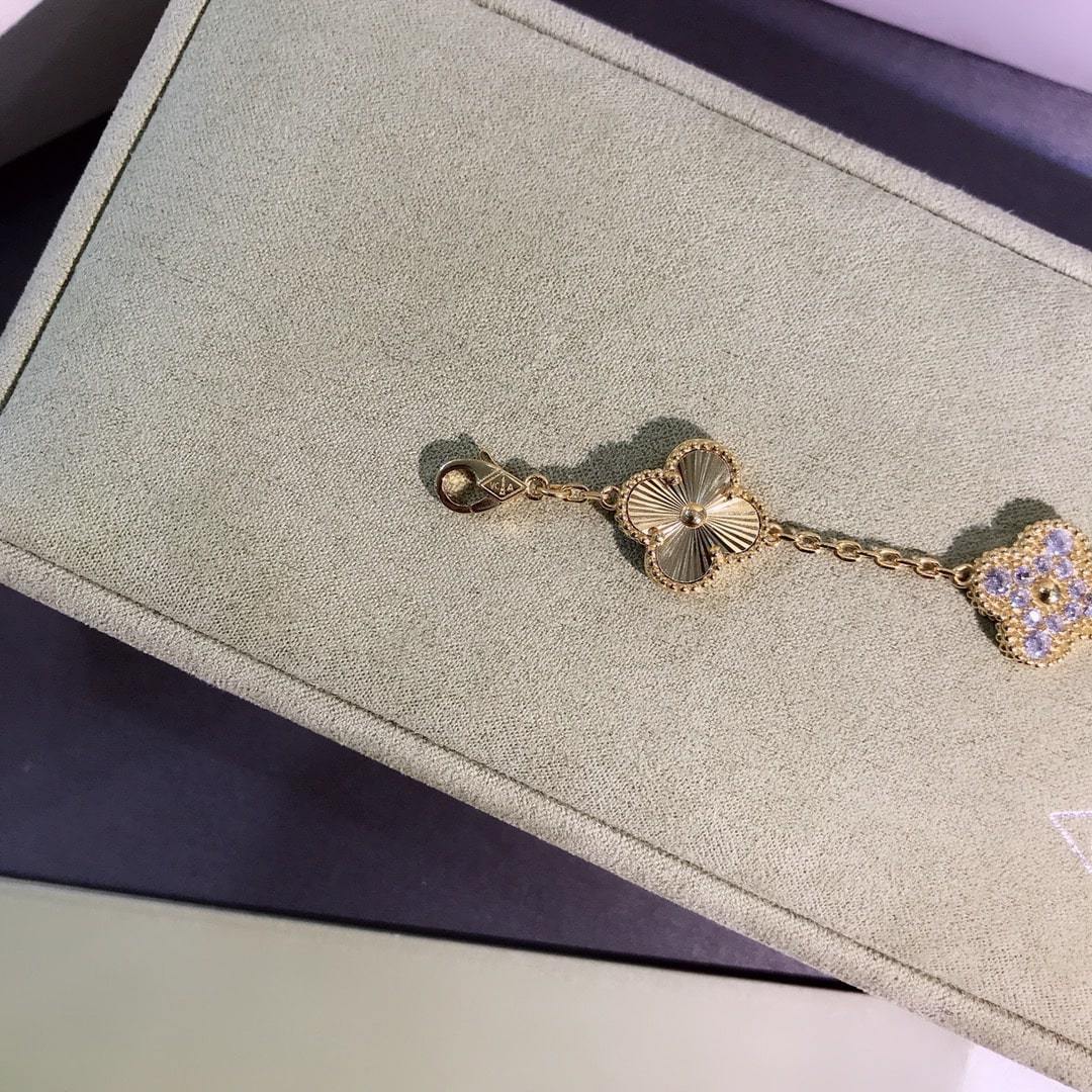 高仿首飾VanCleef&Arpels*RP4KN00五花四葉草金色手鏈