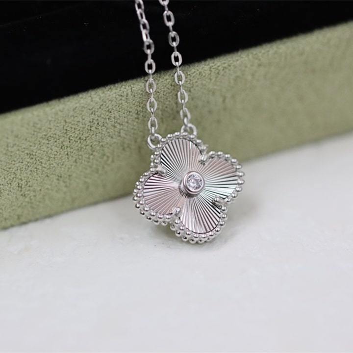 高仿首飾VanCleef&Arpels*RP6L800四葉草鐳射頸鏈