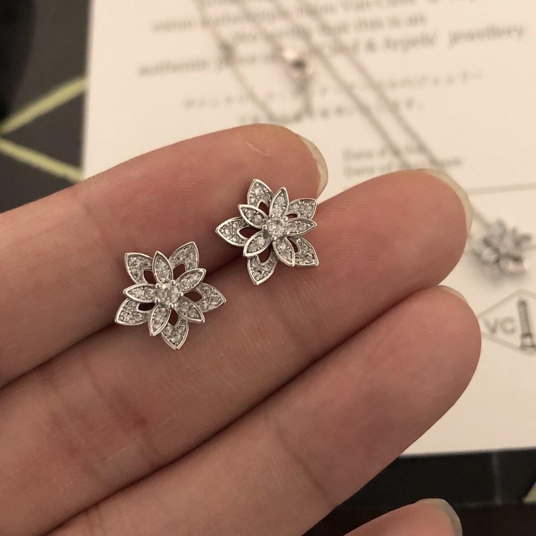 高仿首飾VanCleef&Arpels*RP0ZV00鑽花鏤空耳環