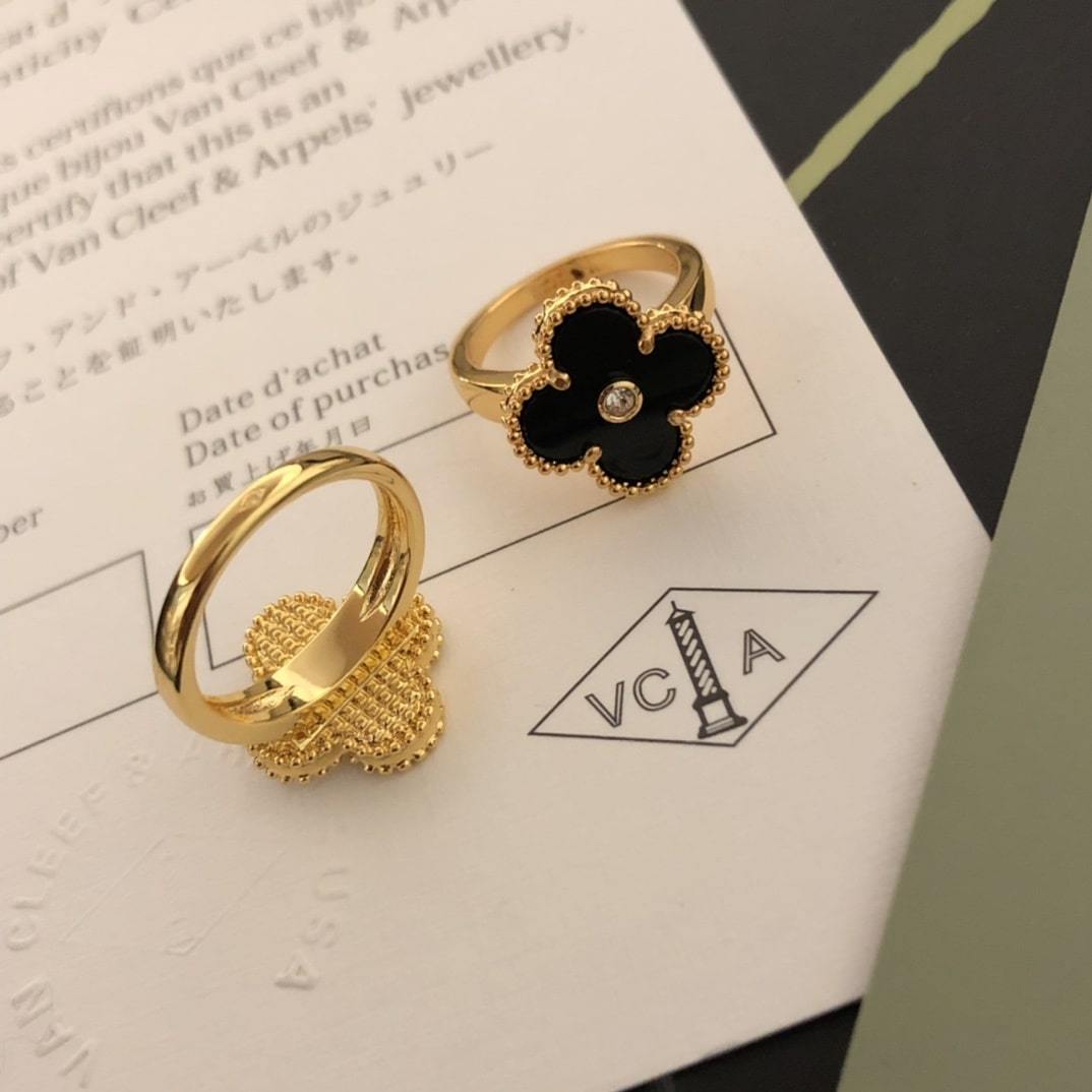 高仿首飾VanCleef&Arpels*RA41100貝母鑽四葉草戒指