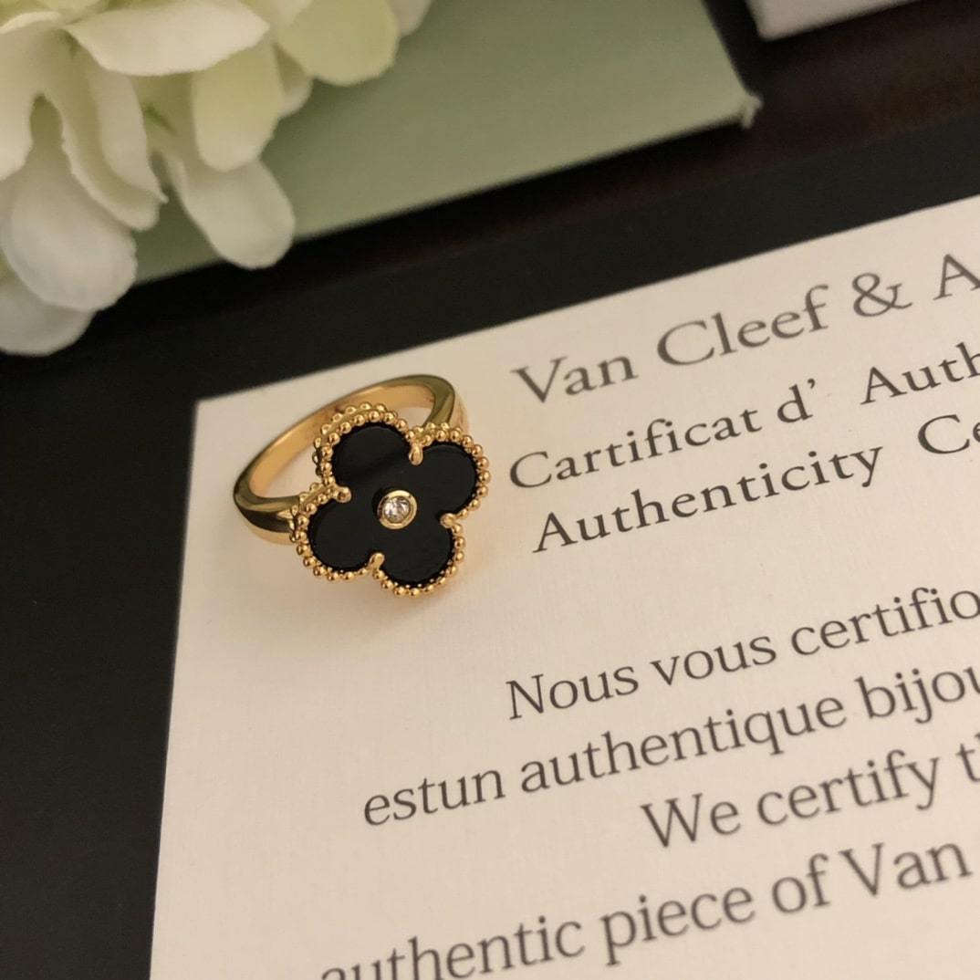 高仿首飾VanCleef&Arpels*RA41100貝母鑽四葉草戒指