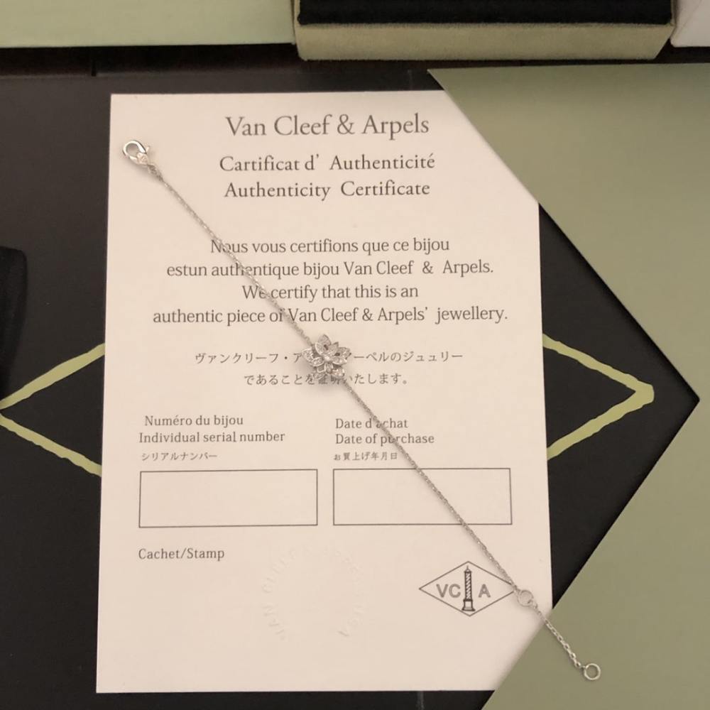 高仿首飾VanCleef&Arpels*RP1AB00鑽花鏤空手鏈