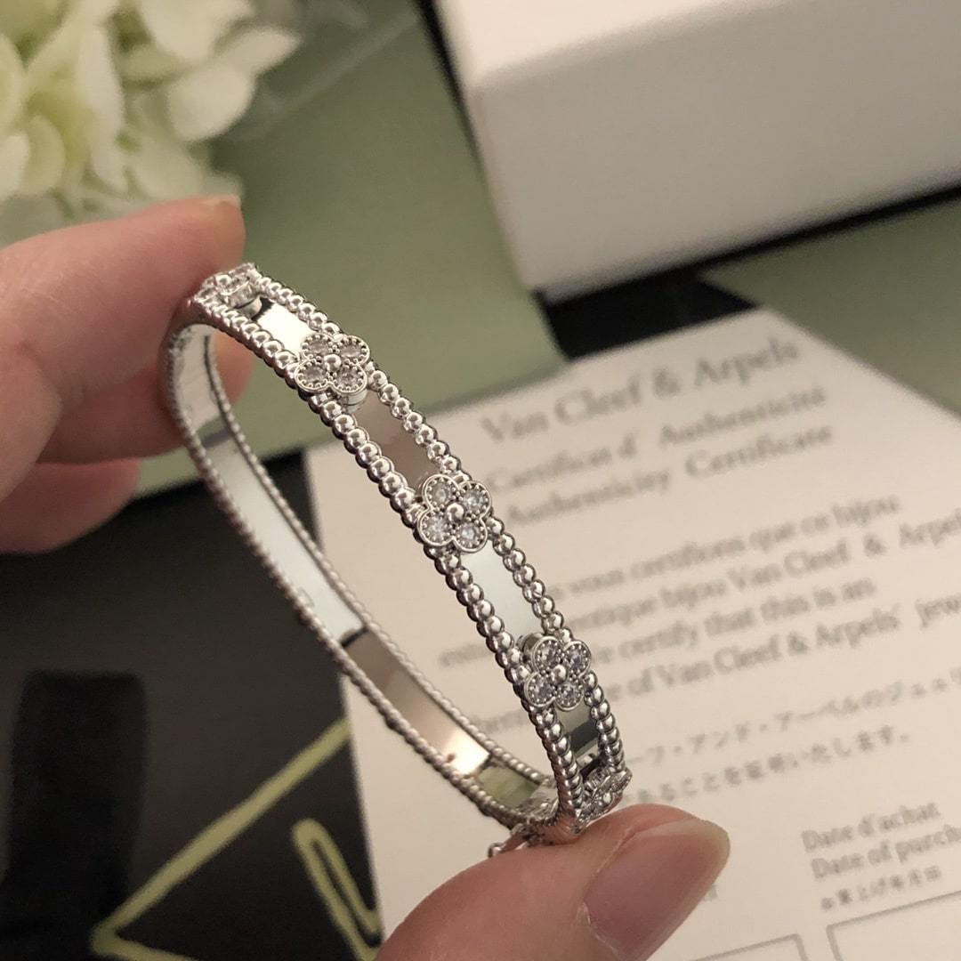 高仿首飾VanCleef&Arpels*RP6X200萬花筒鑽花手鐲