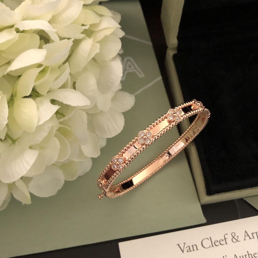 高仿首飾VanCleef&Arpels*RP6X200萬花筒鑽花手鐲